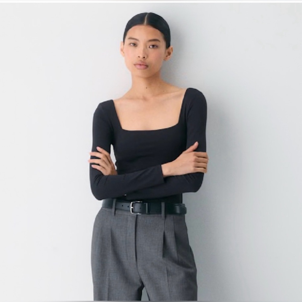 Babaton Squareneck Contour bodysuit